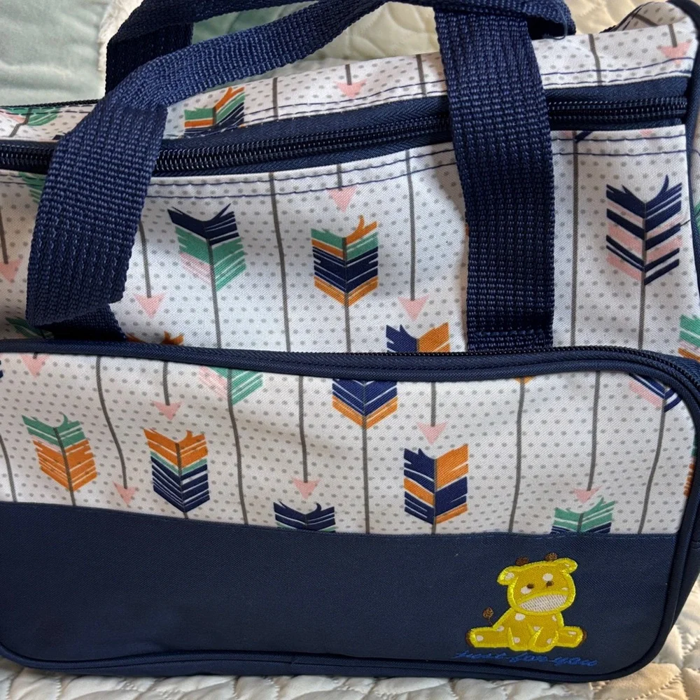 Colorful Arrow Print Kids Bag Set with Bottle Holder NWOT Med Size